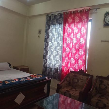 Shree Krishna Garden Hotell Jhusi Exteriör bild