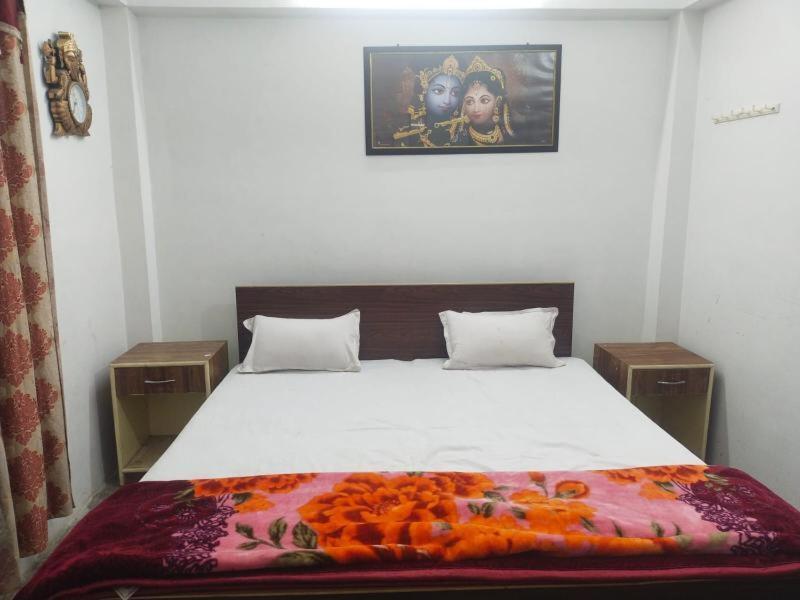 Shree Krishna Garden Hotell Jhusi Exteriör bild