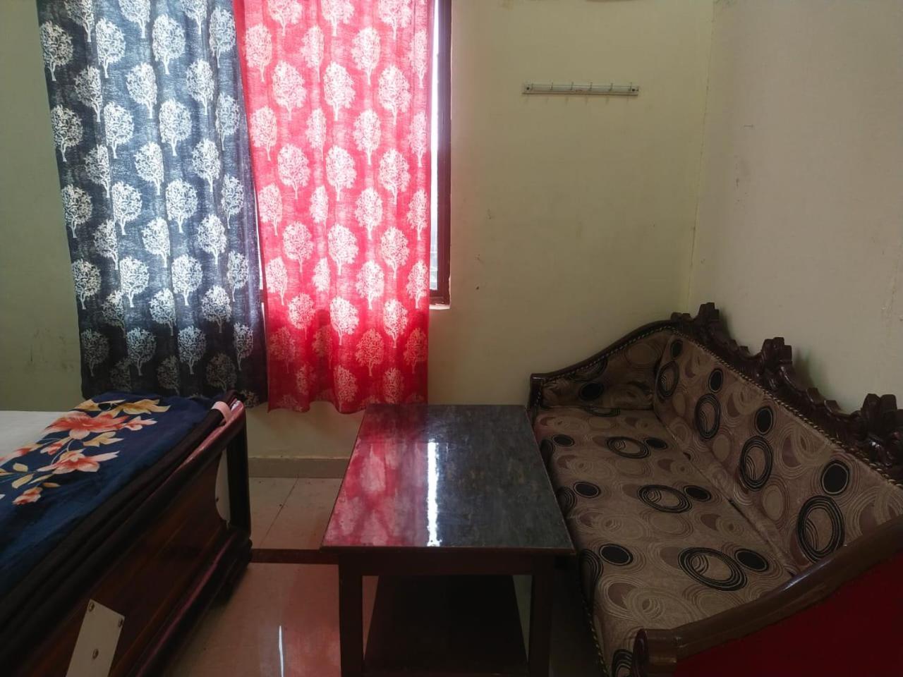 Shree Krishna Garden Hotell Jhusi Exteriör bild