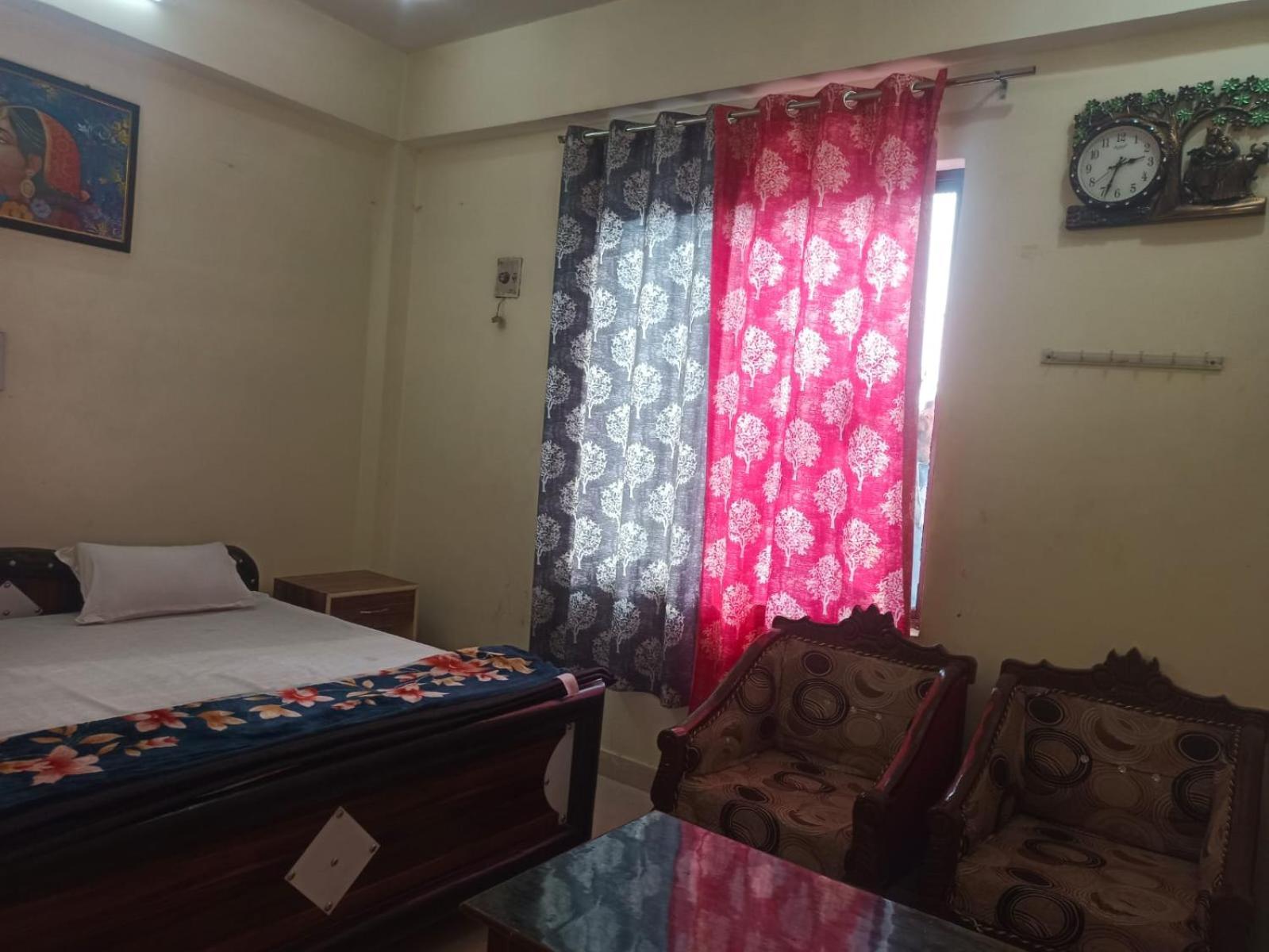 Shree Krishna Garden Hotell Jhusi Exteriör bild